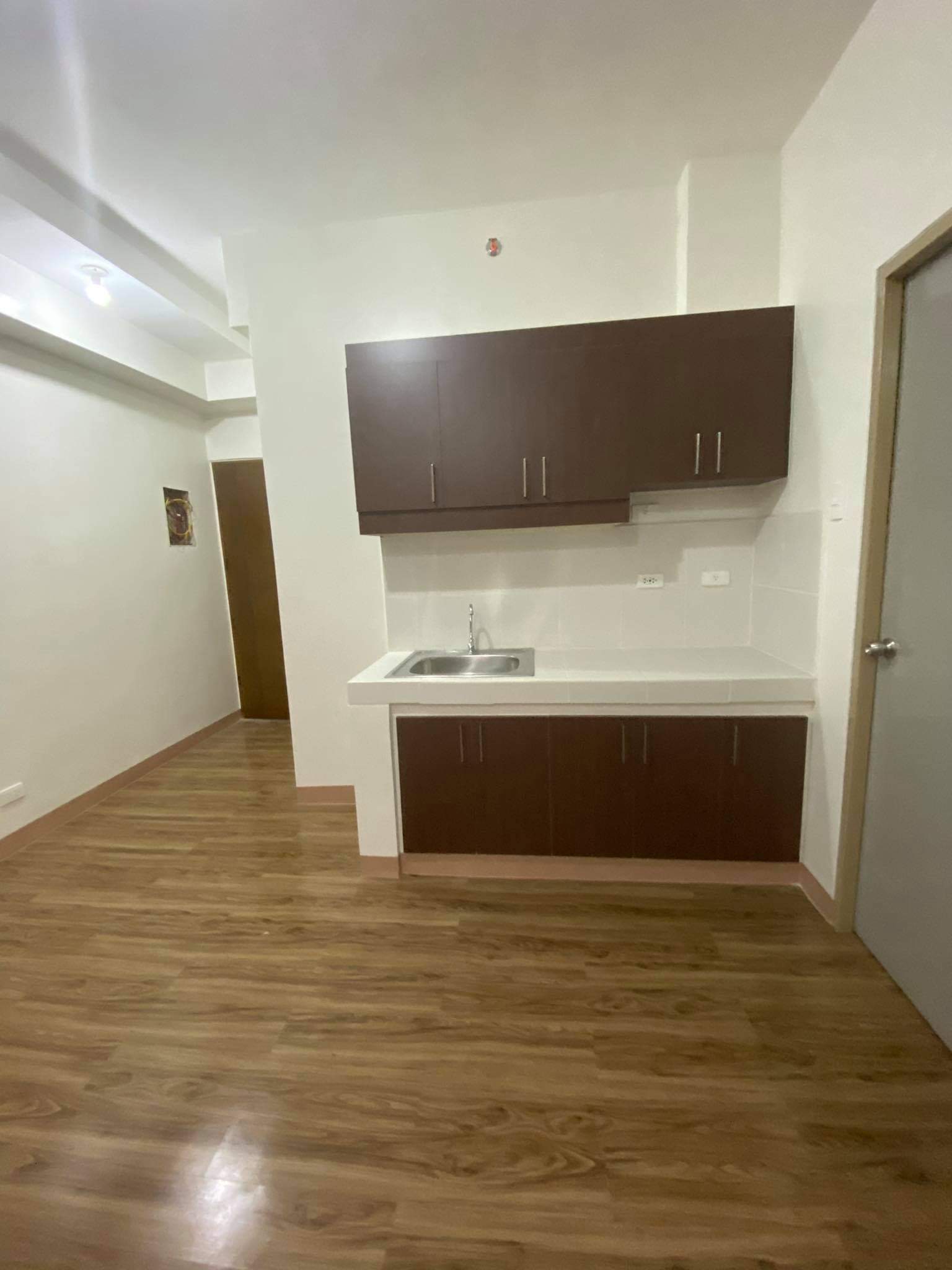 2 Bedroom with balcony for Sale near LRT Quirino StationOne Taft